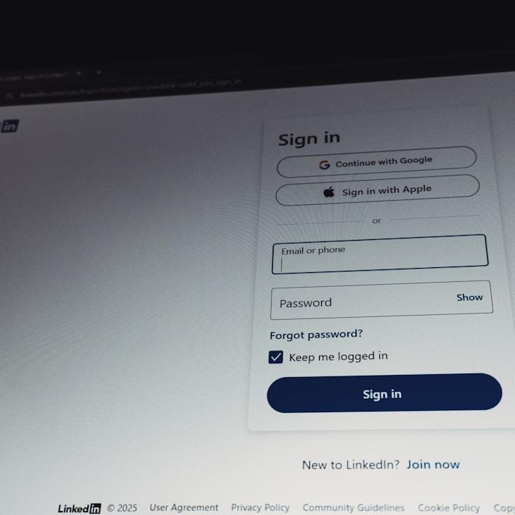 Collaborative mobile app development workflow